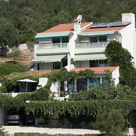 Vinišće Apartments Tonka מראה חיצוני תמונה
